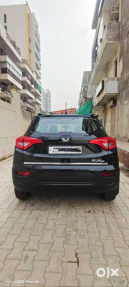 Mahindra Xuv300 2023 Petrol 27500 Km Driven