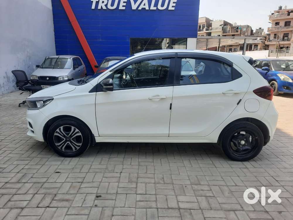 Tata Tiago 1.2 Revotron Xt (o), 2024, Petrol