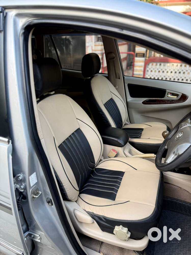 Toyota Innova 2.5 Vx 8 Seater Bs Iv, 2013, Diesel