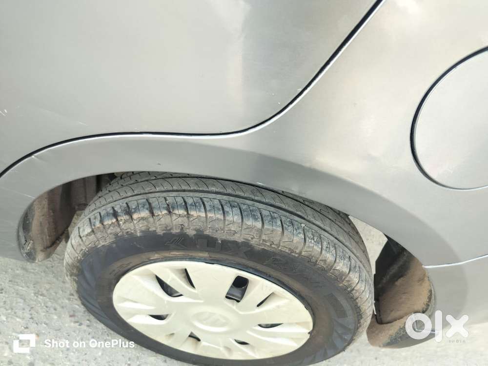 Maruti Suzuki Swift Dzire 1.2 Vxi Bsiv, 2014, Cng & Hybrids