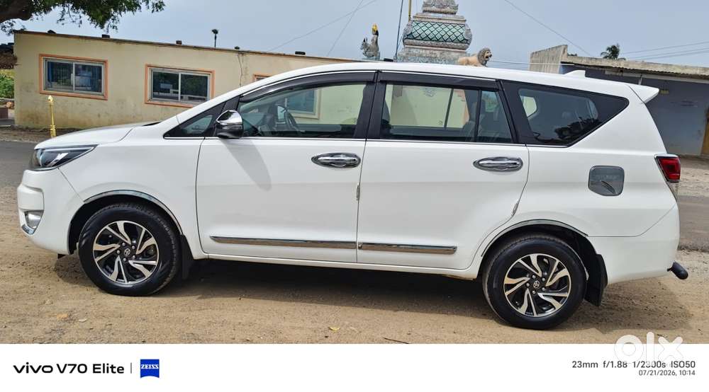 Toyota Innova Crysta 2.4 V 8 Str, 2023, Diesel