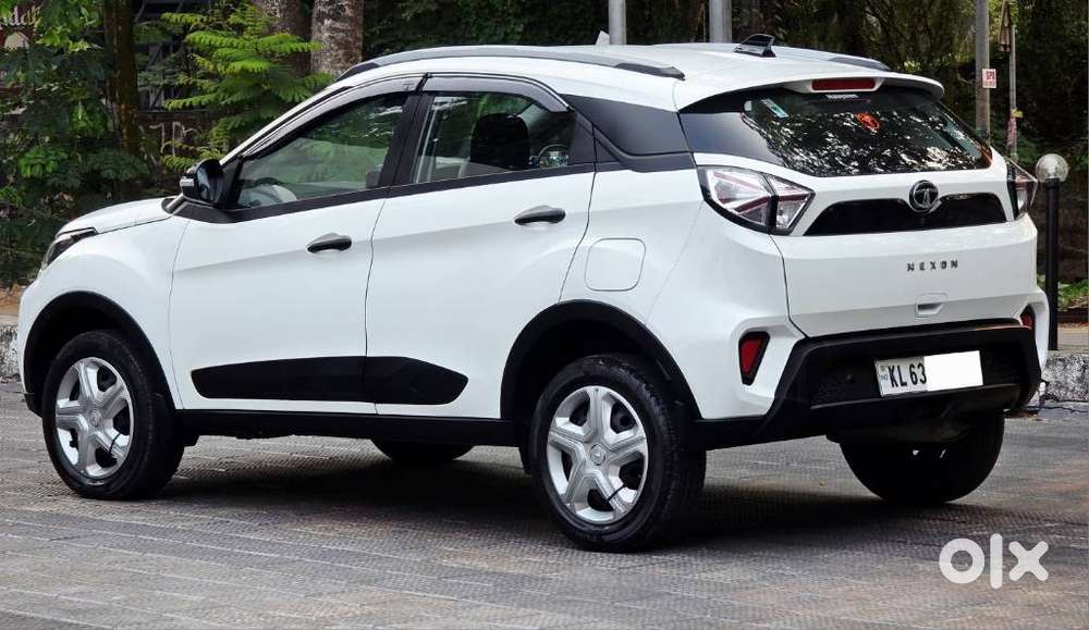 Tata Nexon 1.5 Revotorq Xma Plus (s) Amt, 2022, Petrol