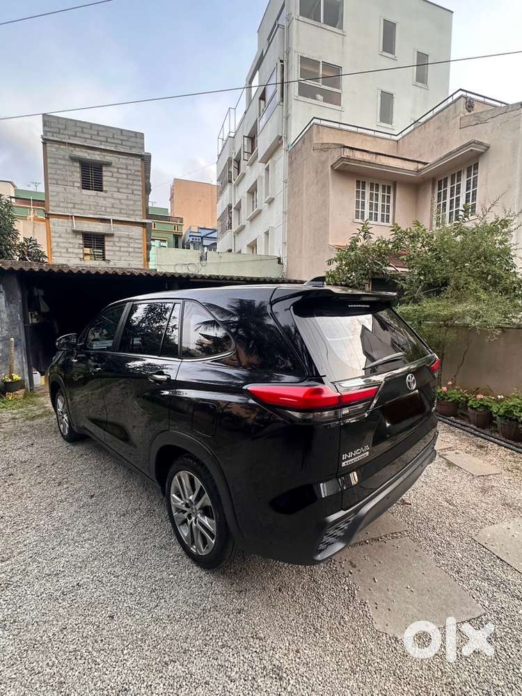 Toyota Innova Hycross 2023