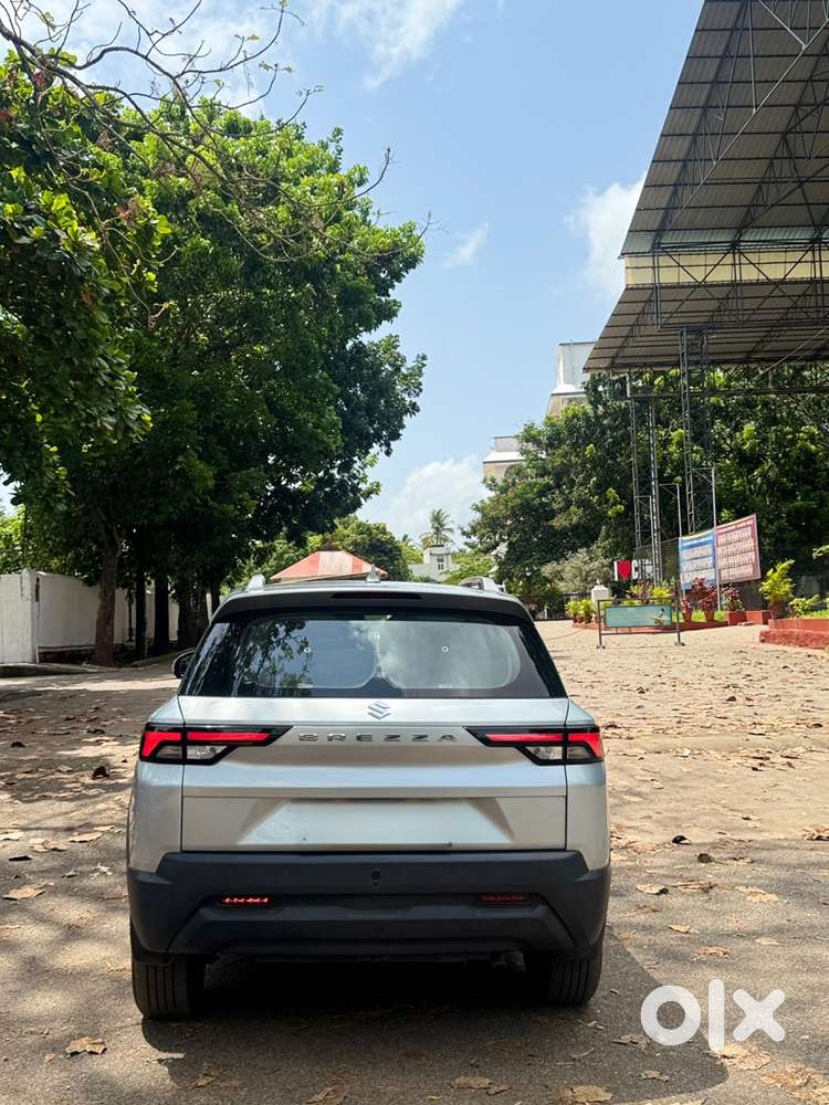 Maruti Brezza Lxi 2024