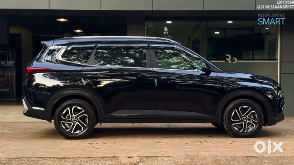 Kia Carens, 2022, Petrol
