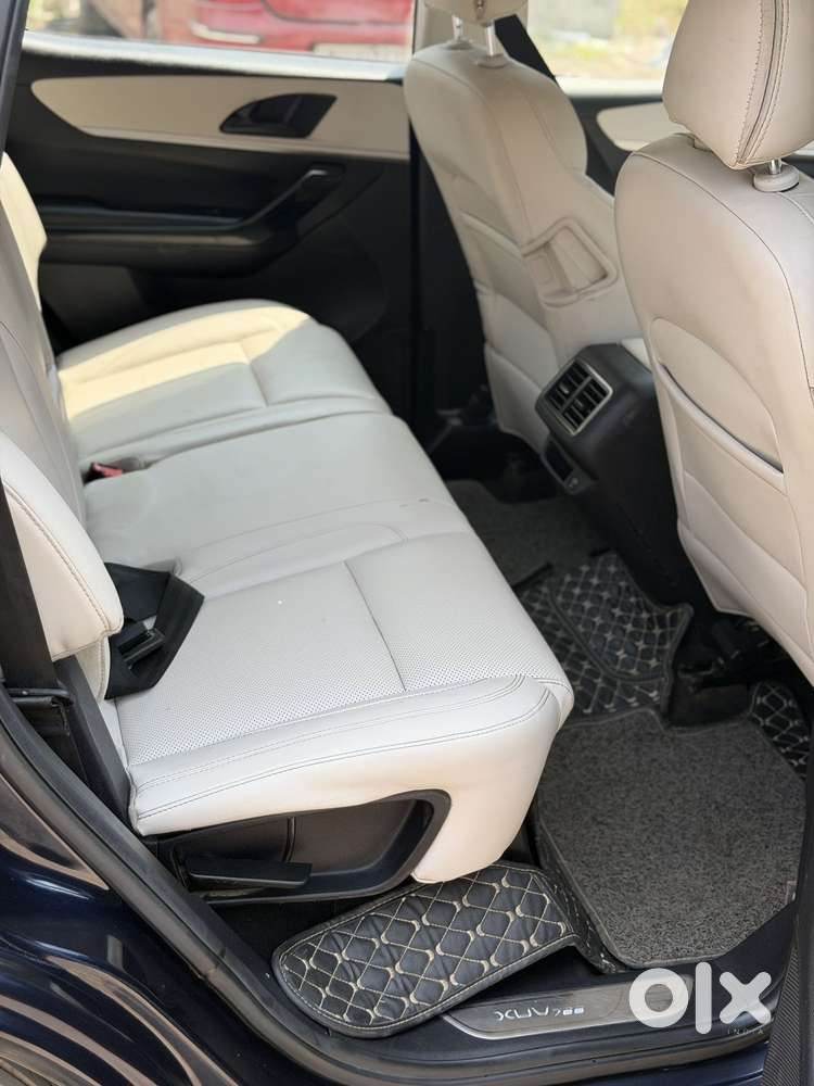 Mahindra Xuv700 2.2 Ax 5 Diesel At 7 Str, 2024, Diesel