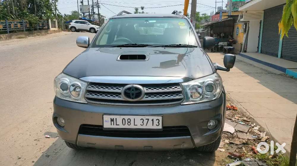 Toyota Fortuner Legender 2011