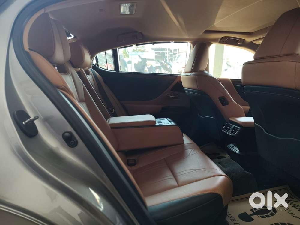 Lexus Es 300h Luxury, 2022, Petrol