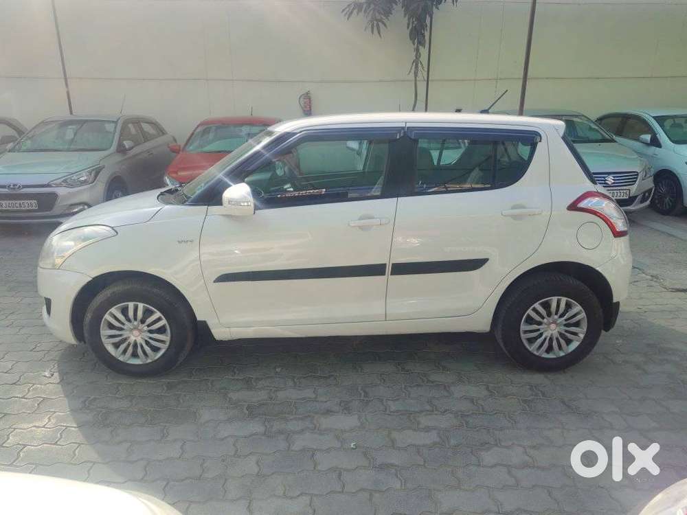 Maruti Suzuki Swift Vxi + Manual, 2014, Petrol