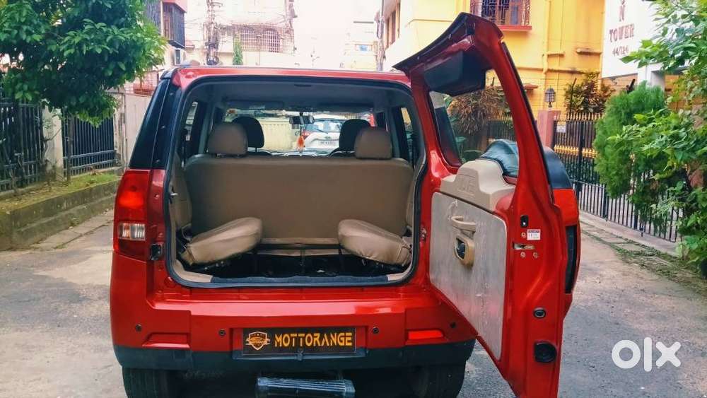 Mahindra Tuv 300 Mhawk100 T8 Dual Tone, 2018, Diesel
