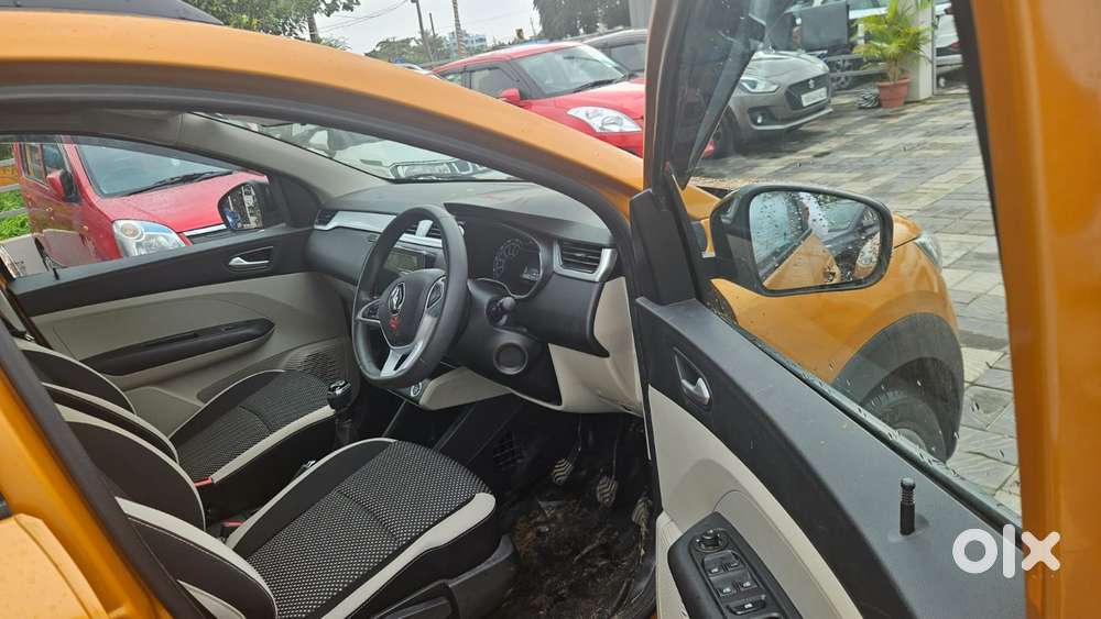 Renault Triber Rxz, 2022, Petrol