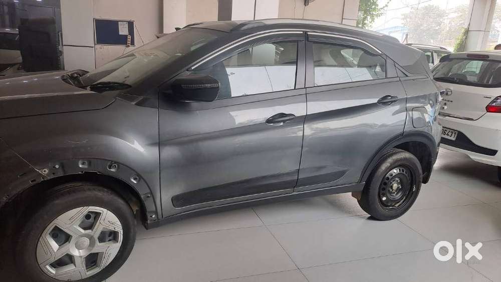 Tata Nexon Pure 1.2 Revotron Petrol 6 Mt, 2023, Petrol