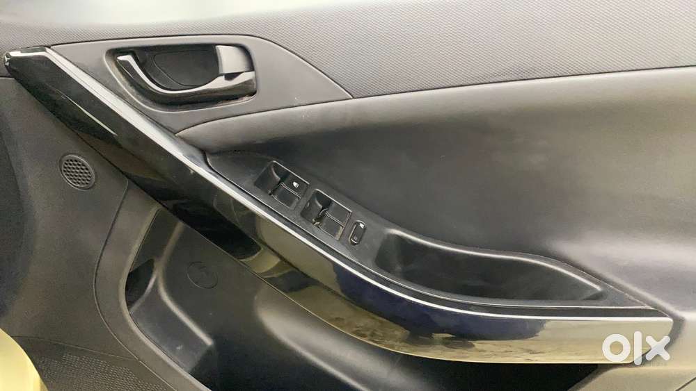 Tata Nexon 1.2 Revotron Xz Plus Premium, 2022, Petrol