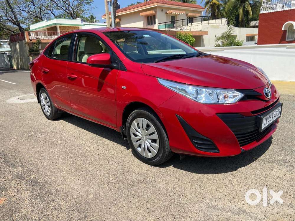 Toyota Yaris V Cvt, 2019, Petrol