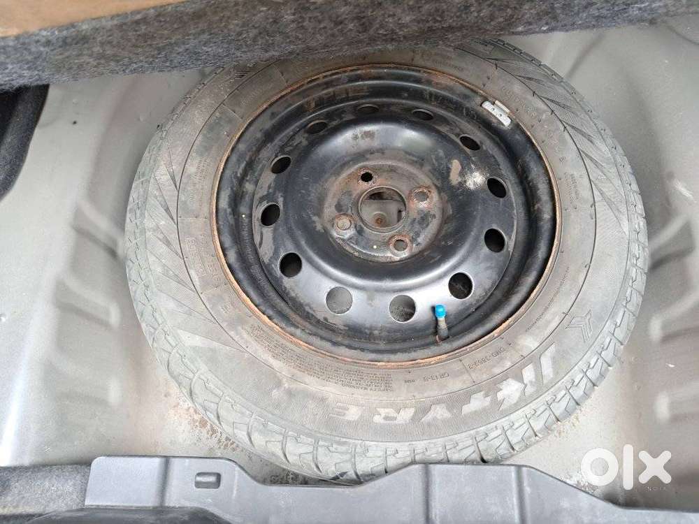 Maruti Suzuki Swift Dzire Vxi(o) Mt, 2022, Petrol