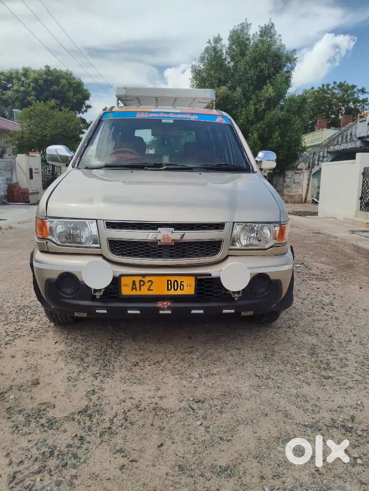 Chevrolet Tavera Neo 2014
