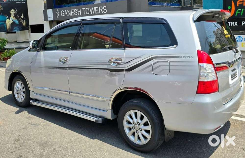 Toyota Innova 2.5 Vx 8 Seater Bs Iv, 2013, Diesel