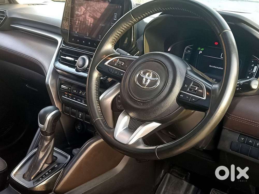 Toyota Urban Cruiser Hyryder 1.5 V Hybrid, 2023, Petrol