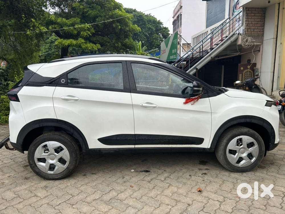 Tata Nexon Petrol 2000