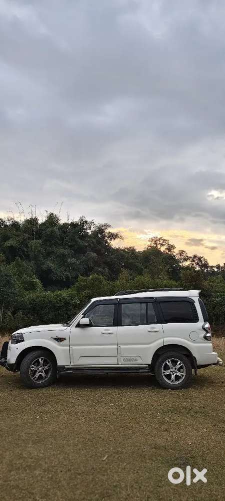 Mahindra Scorpio 2.2 S10 2015