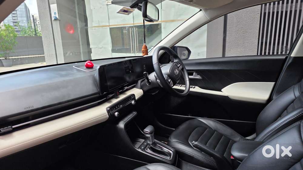 Hyundai Verna 1.5 Sx Ivt, 2023, Petrol
