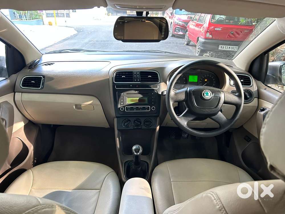 Skoda Rapid 1.6 Mpi Ambition, 2012, Petrol