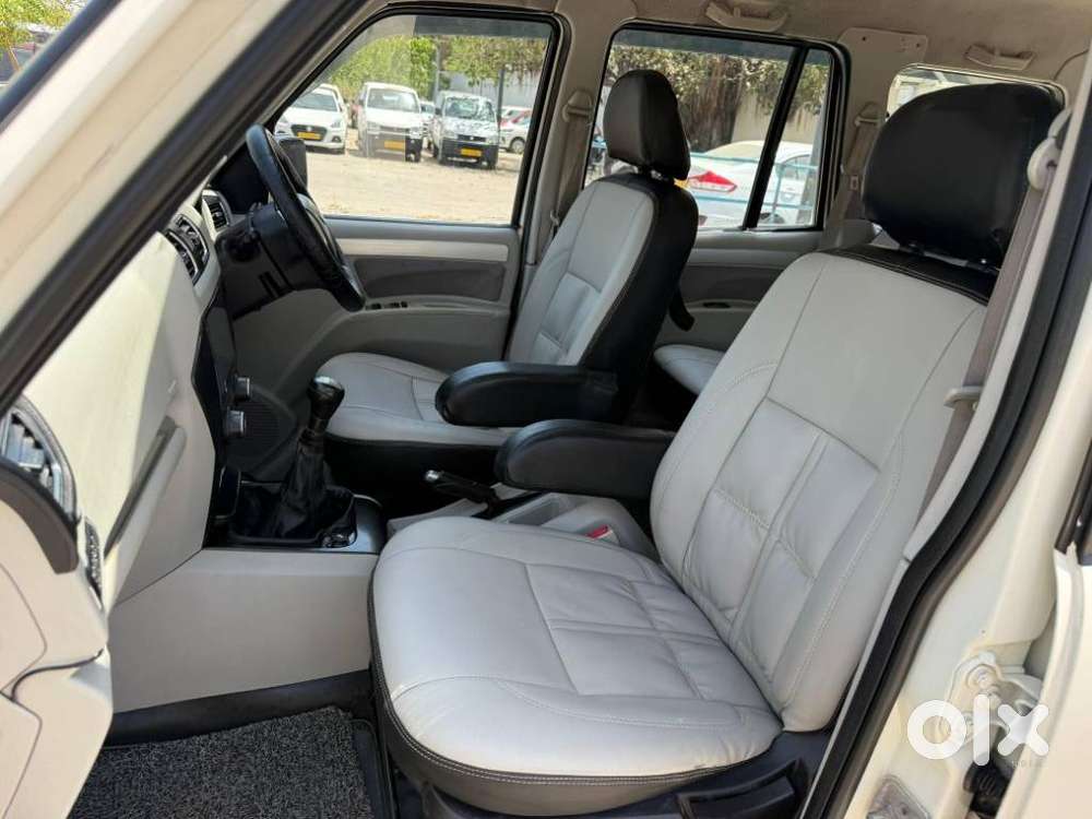 Mahindra Scorpio S10, 2015, Diesel