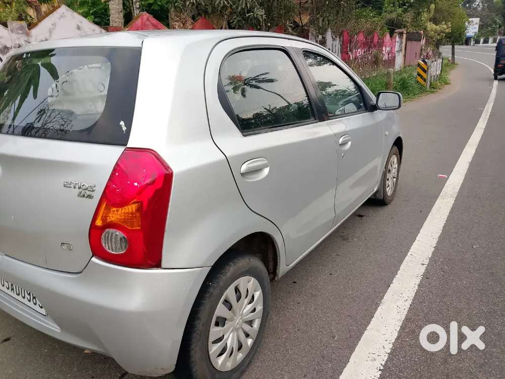Toyota Etios Liva 2012