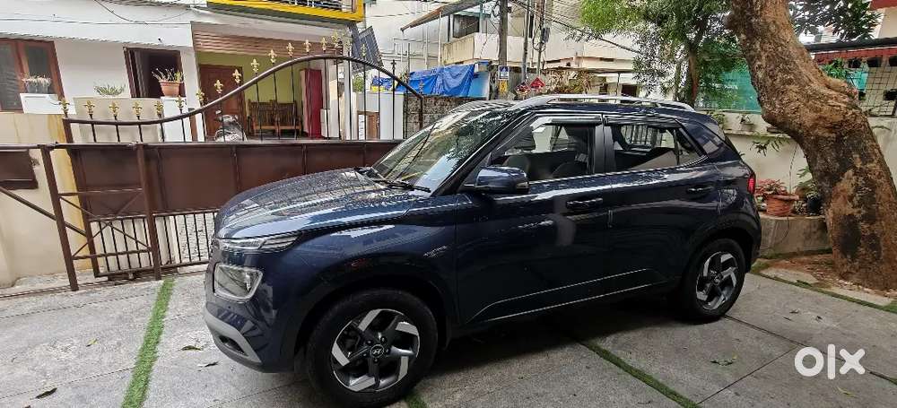 Hyundai Venue 2020 Petrol Well Maintained