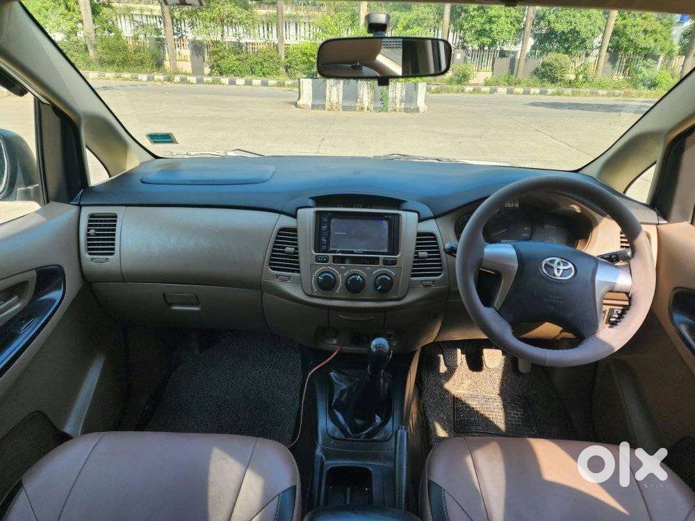Toyota Innova 2.5 G (diesel) 8 Seater, 2015, Diesel