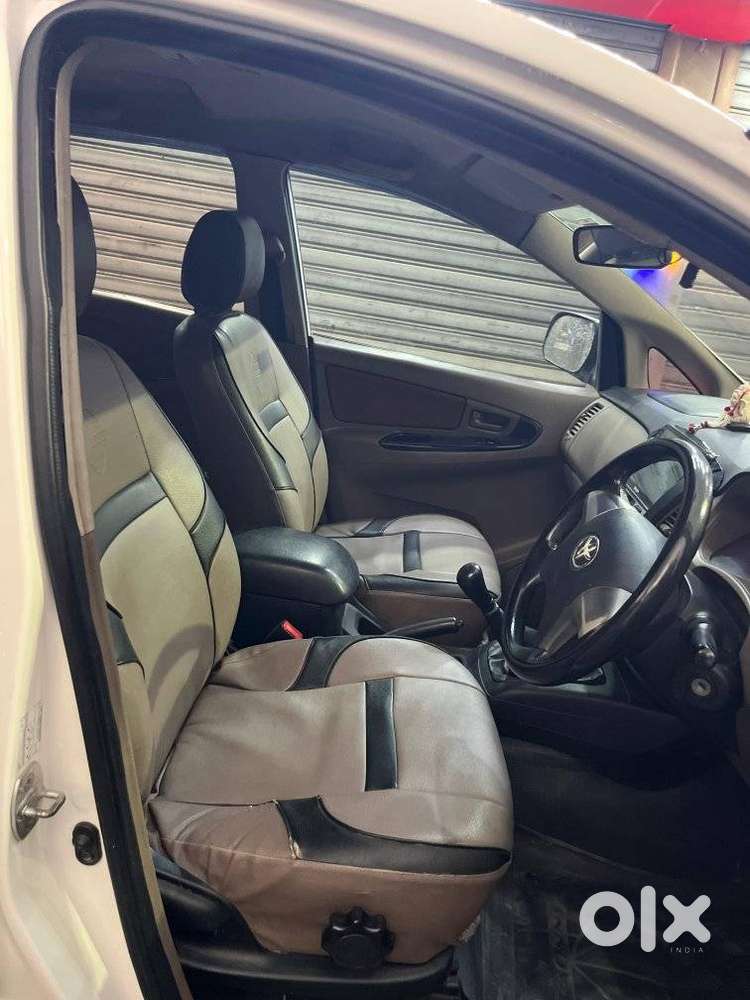 Toyota Innova 2.5 G (diesel) 8 Seater, 2016, Diesel