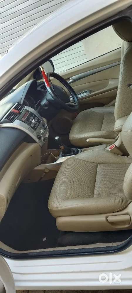 Honda City V At Petrol Automatic 2010