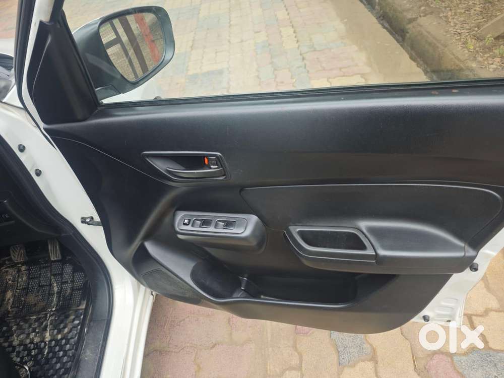 Maruti Suzuki Swift Lxi Optional-o, 2019, Petrol