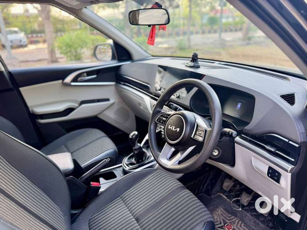 Kia Carens 1.4 Prestige 7 Str, 2023, Petrol