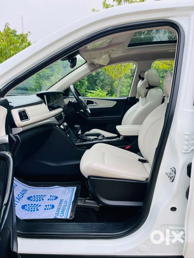 Mahindra Xuv700 2.2 Ax 7 Diesel At Str, 2023, Diesel