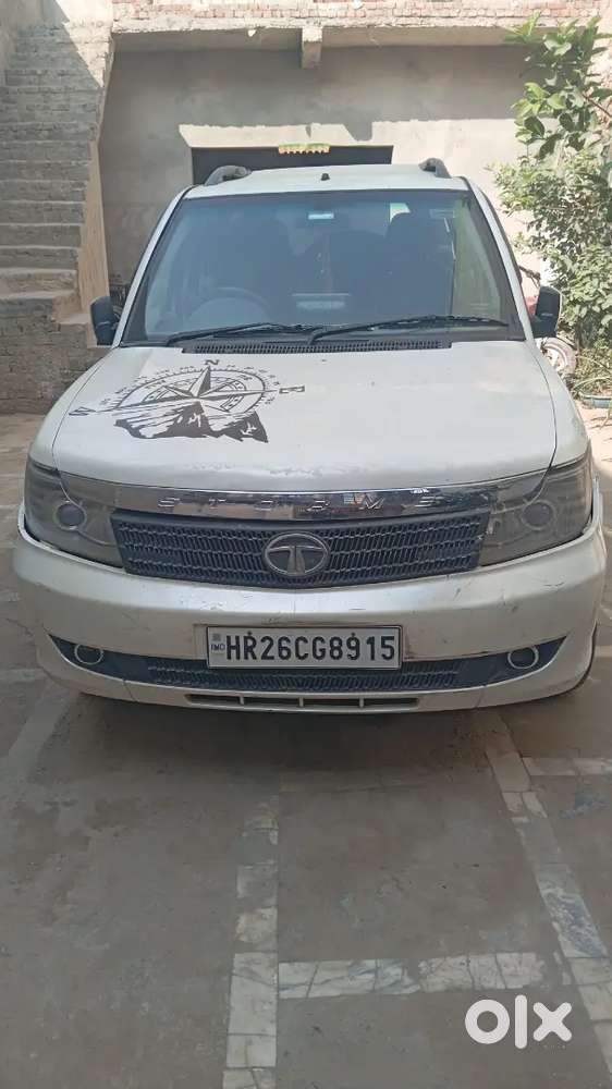 Tata Safari Storme 2014