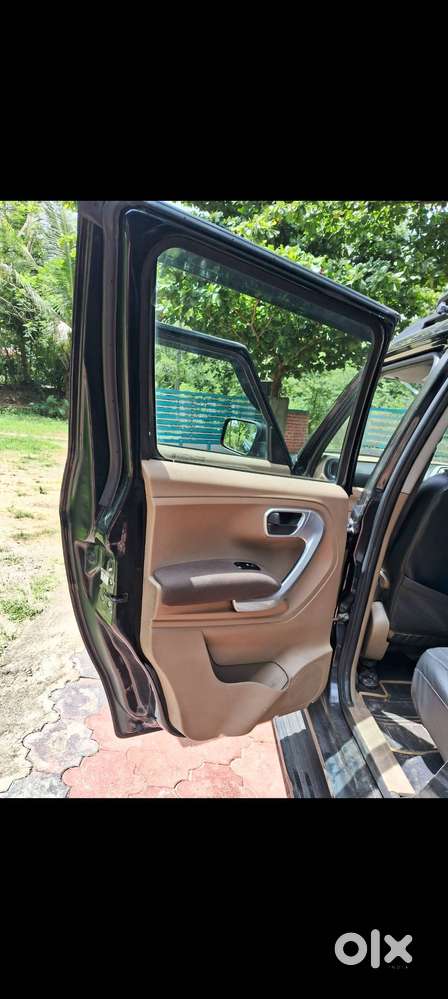 Mahindra Tuv 300 2016 Diesel 73000 Km Driven