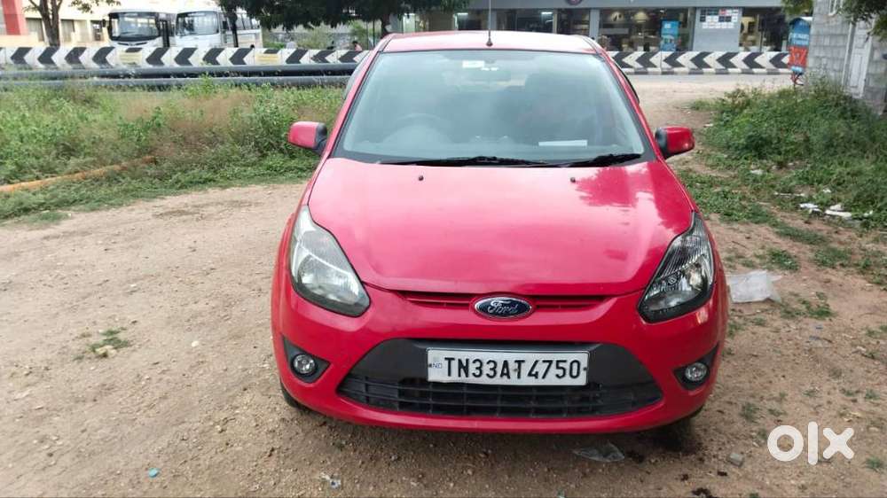 Ford Figo (2011) Red