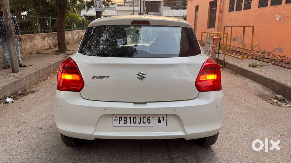 Maruti Suzuki Swift 1.2 Vxi (o), 2023, Petrol