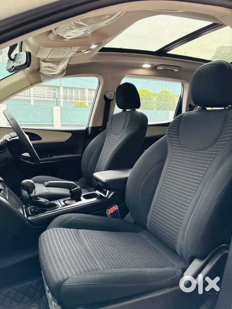 Mahindra Xuv700 2.2 Ax 5 Diesel At 7 Str, 2023, Diesel