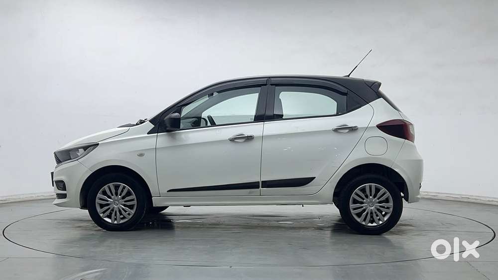 Tata Tiago 1.2 Revotron Xm Cng, 2025, Cng & Hybrids