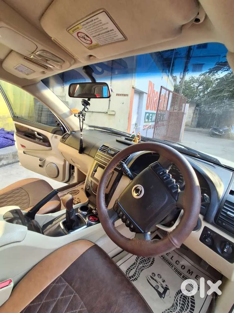 Mahindra Rexton 2013