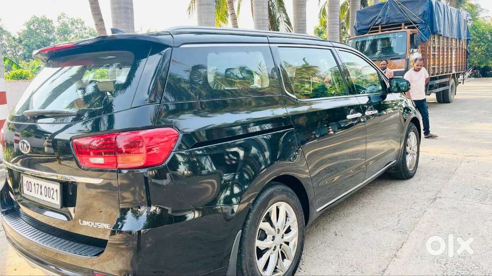 Kia Carnival 7 Seater Limousine
