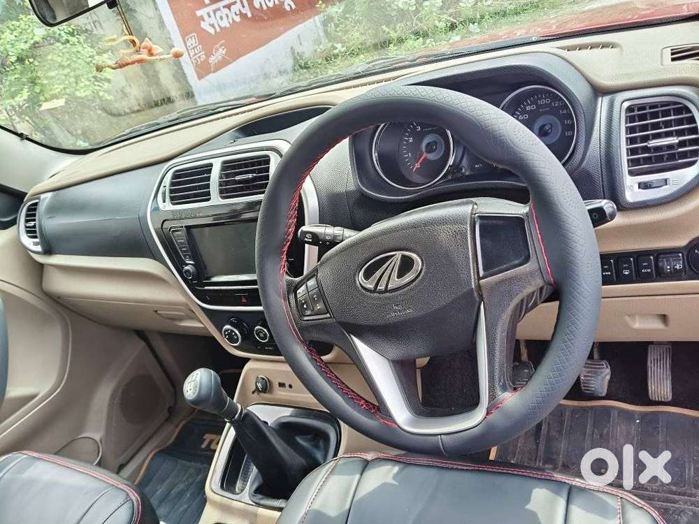 Mahindra Tuv 300 T10 Opt Dual Tone, 2018, Diesel