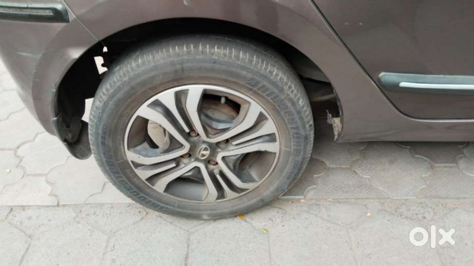Tata Tiago 1.2 Revotron Xza, 2019, Petrol