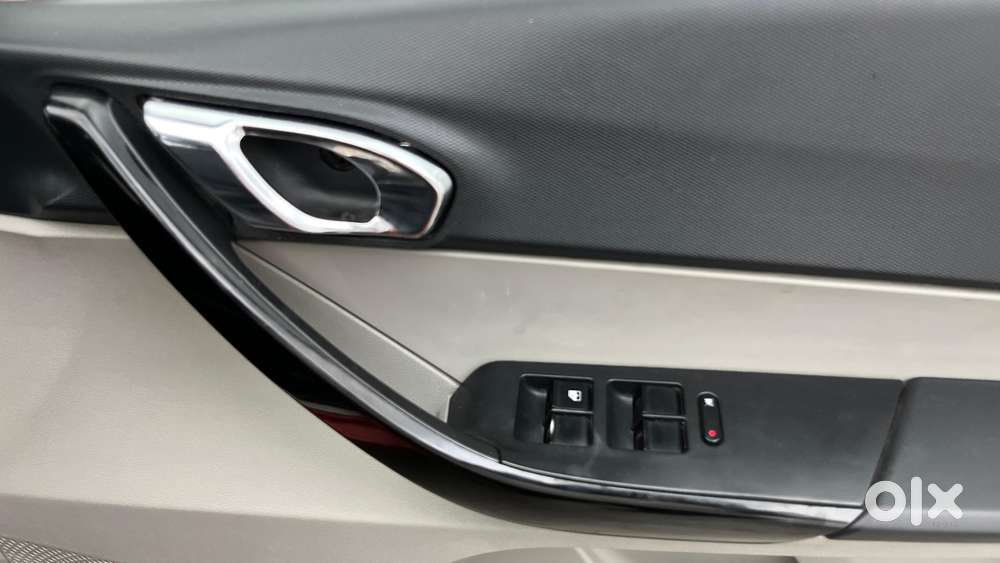 Tata Tiago 1.2 Revotron Xz, 2017, Petrol
