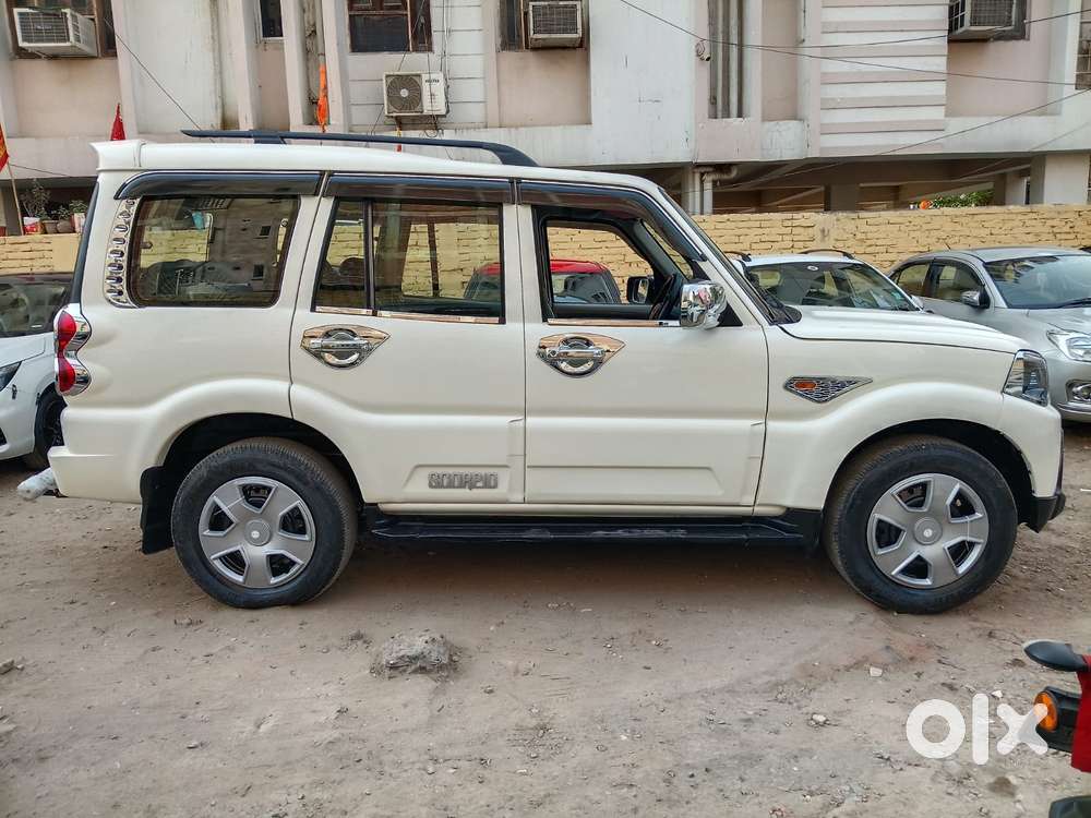 Mahindra Scorpio S6, 2016, Diesel