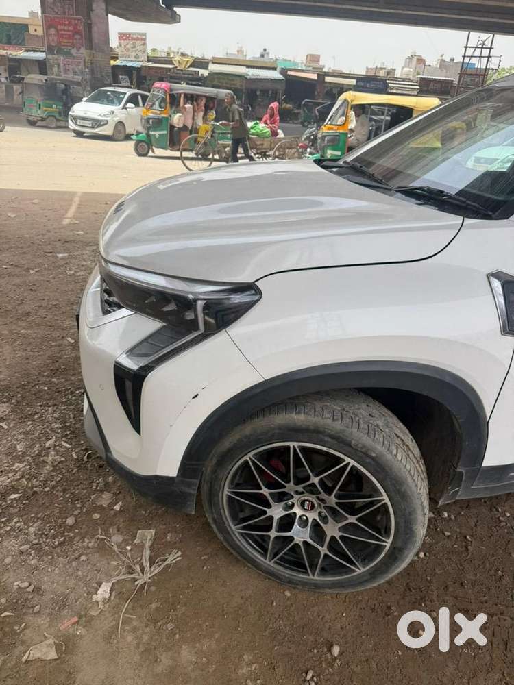 Kia Petrol Car 2025