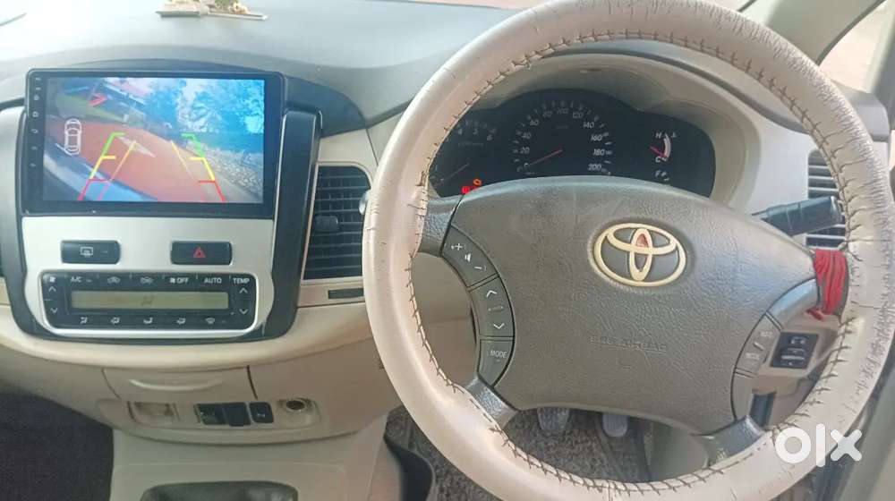 Toyota Innova 2.5 V Diesel 2011 Car For Sale