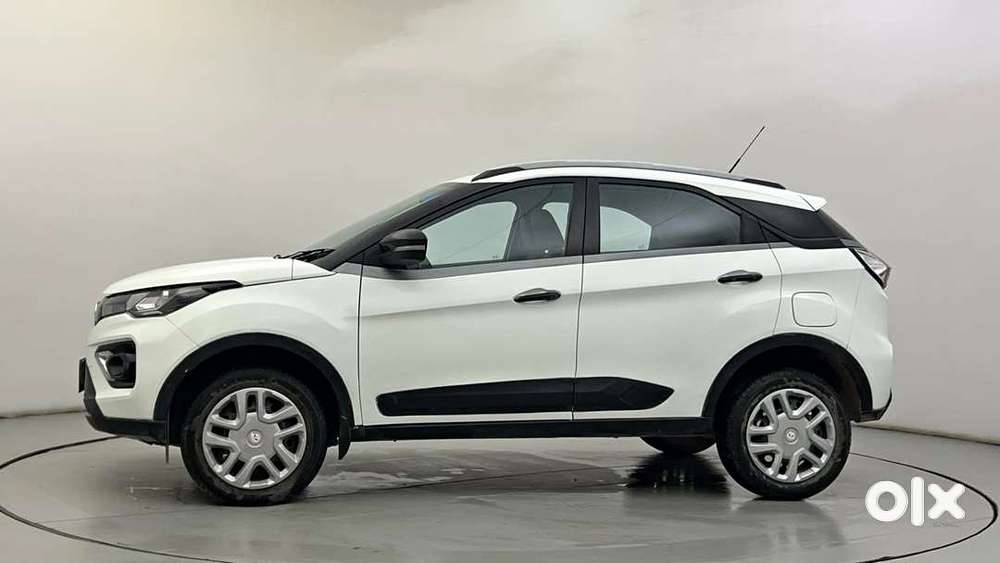 Tata Nexon 1.2 Revotron Xm (s), 2023, Petrol